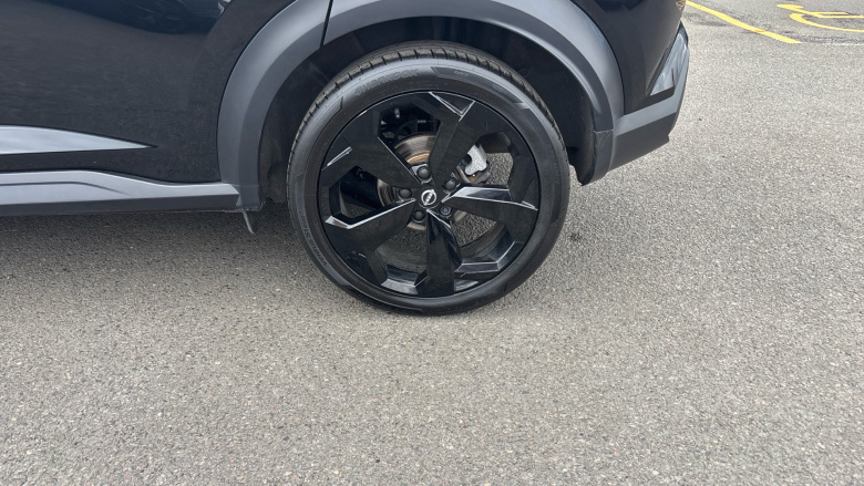 Nissan Juke 1.0 DiG-T Tekna 5dr DCT Petrol Hatchback